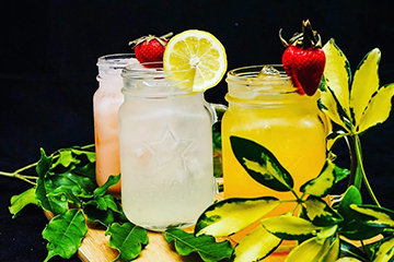cocktails in jam jars